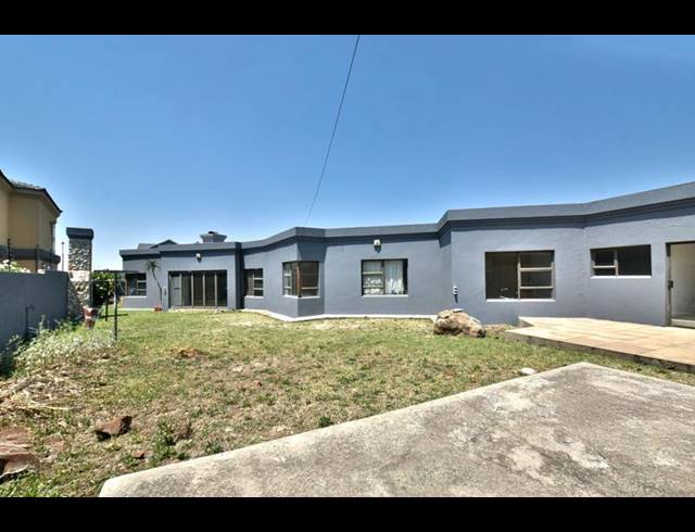 4 BEDROOM HOUSE FOR SALE IN LIEFDE EN VREDE